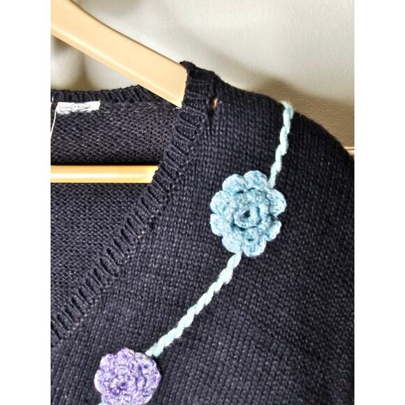 Vintage Gitano Black Sweater with Crochet flowers Ladies Size XL - Picture 5 of 9